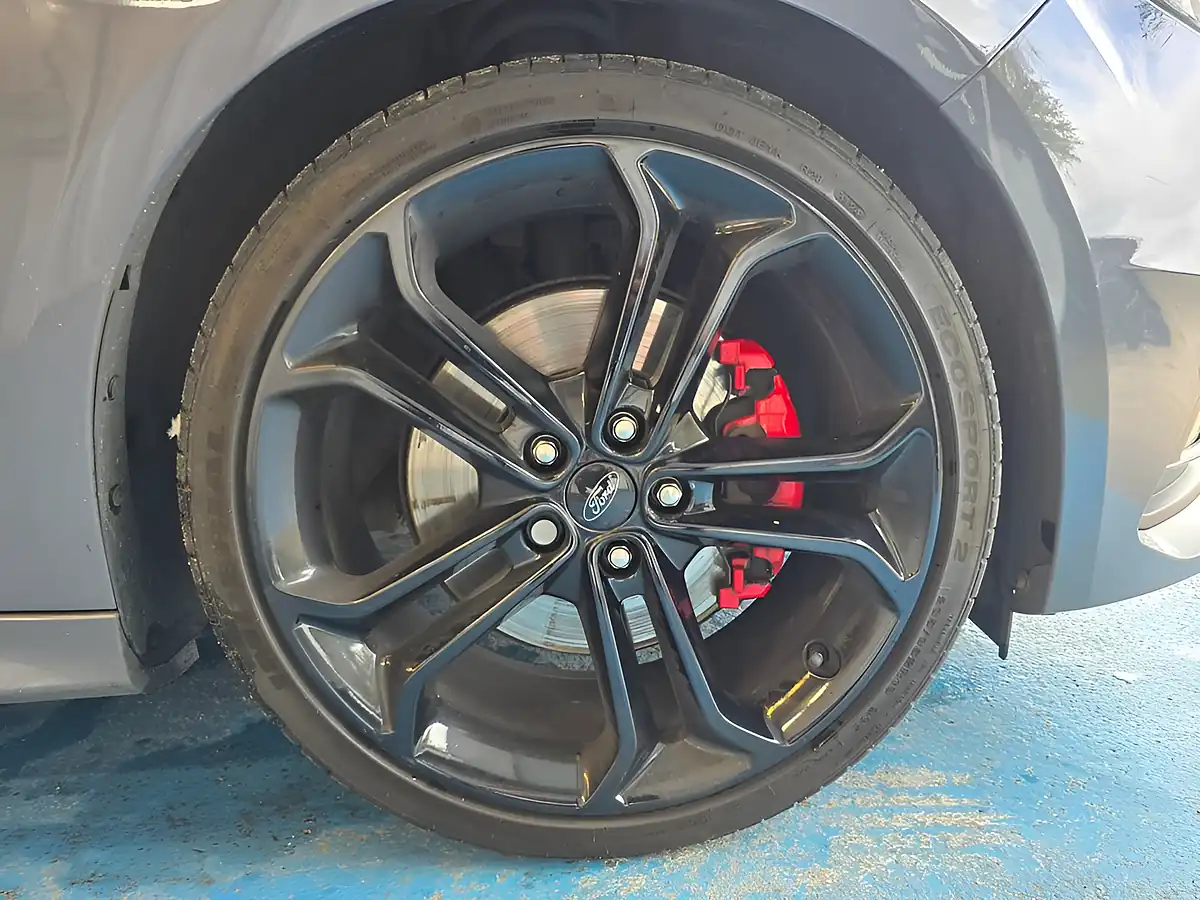 Used 2018 Ford Focus ST-3 Grey - Interior and Exterior details 18