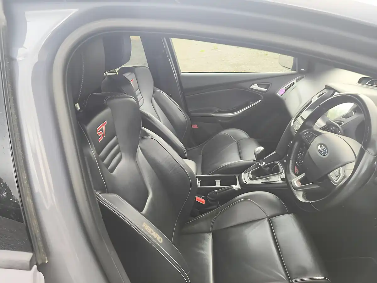 Used 2018 Ford Focus ST-3 Grey - Interior and Exterior details 2