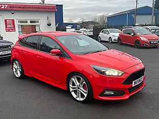 Used 2018 Ford Focus ST-3 Red - Interior and Exterior details 10