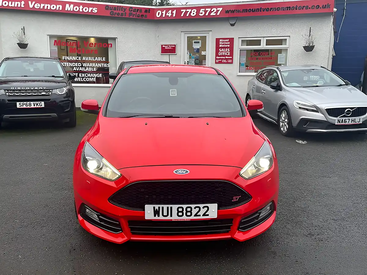 Used 2018 Ford Focus ST-3 Red - Interior and Exterior details 11