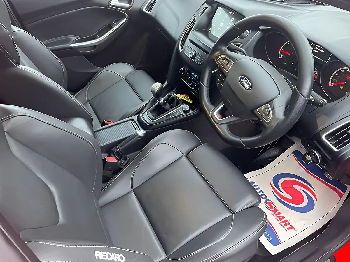 Used 2018 Ford Focus ST-3 Red - Interior and Exterior details 12