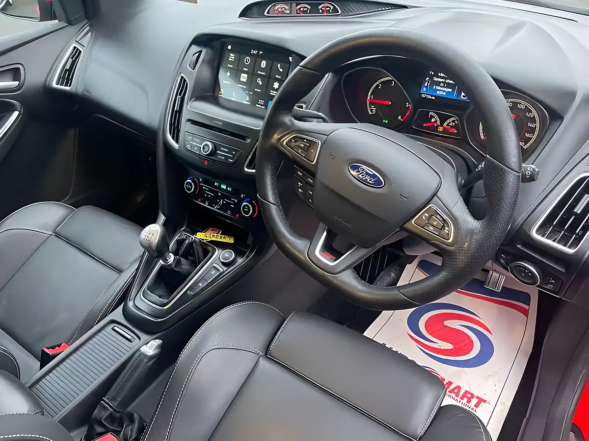 Used 2018 Ford Focus ST-3 Red - Interior and Exterior details 13