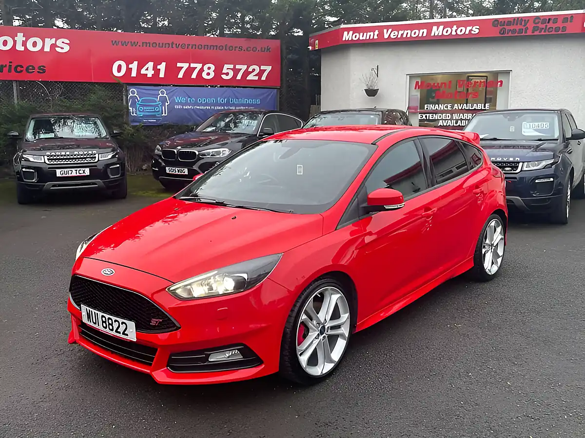 Used 2018 Ford Focus ST-3 Red - Interior and Exterior details 4
