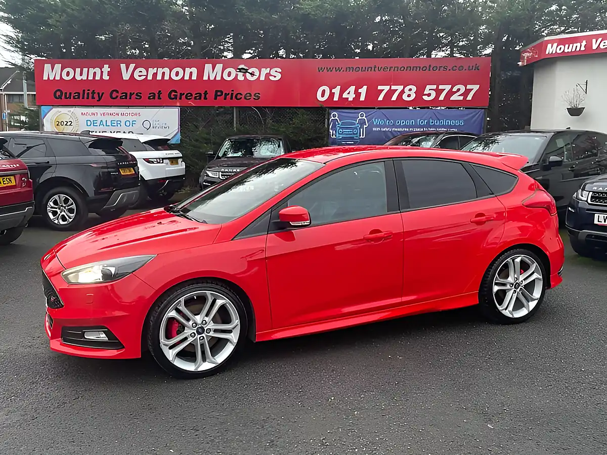 Used 2018 Ford Focus ST-3 Red - Interior and Exterior details 5