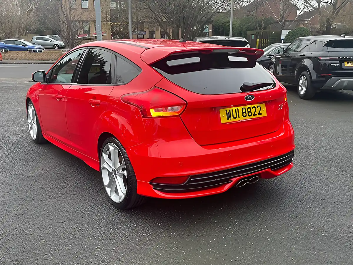 Used 2018 Ford Focus ST-3 Red - Interior and Exterior details 6