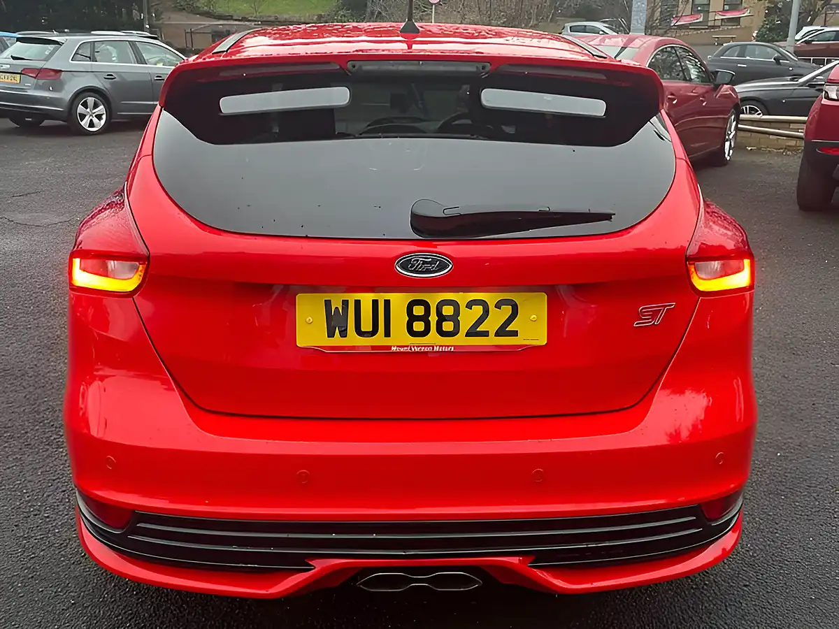 Used 2018 Ford Focus ST-3 Red - Interior and Exterior details 7