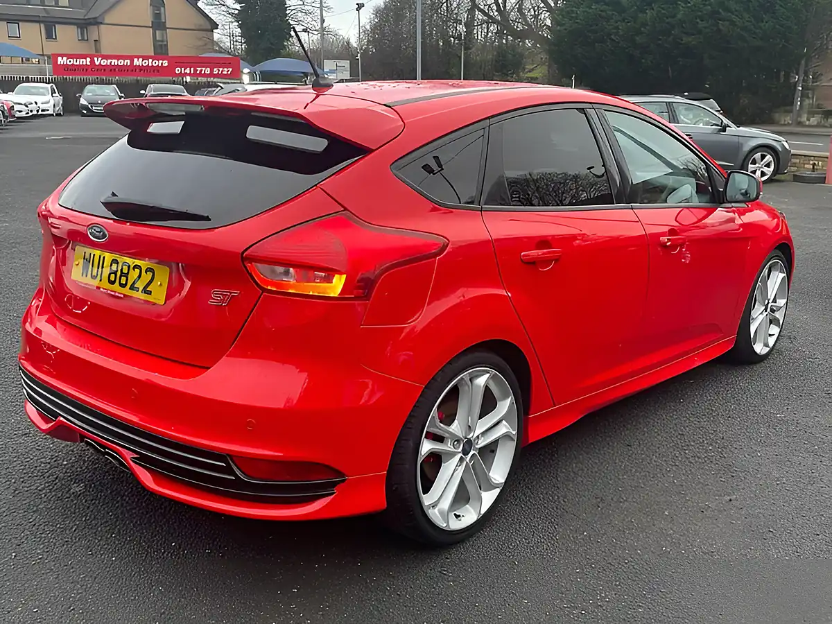 Used 2018 Ford Focus ST-3 Red - Interior and Exterior details 8