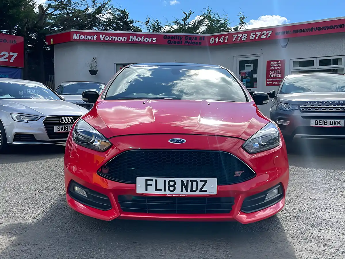 Used 2018 Ford Focus ST-3 Red - Interior and Exterior details 11