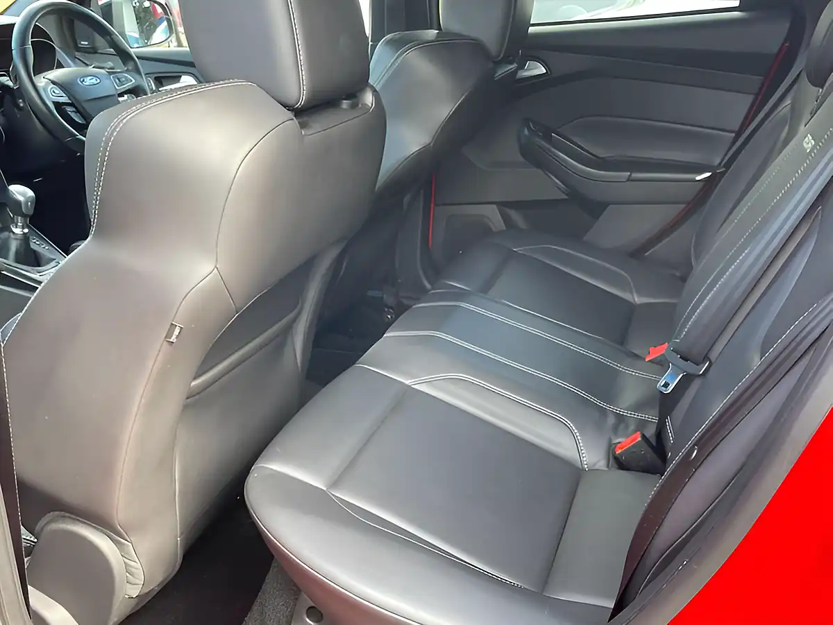 Used 2018 Ford Focus ST-3 Red - Interior and Exterior details 13