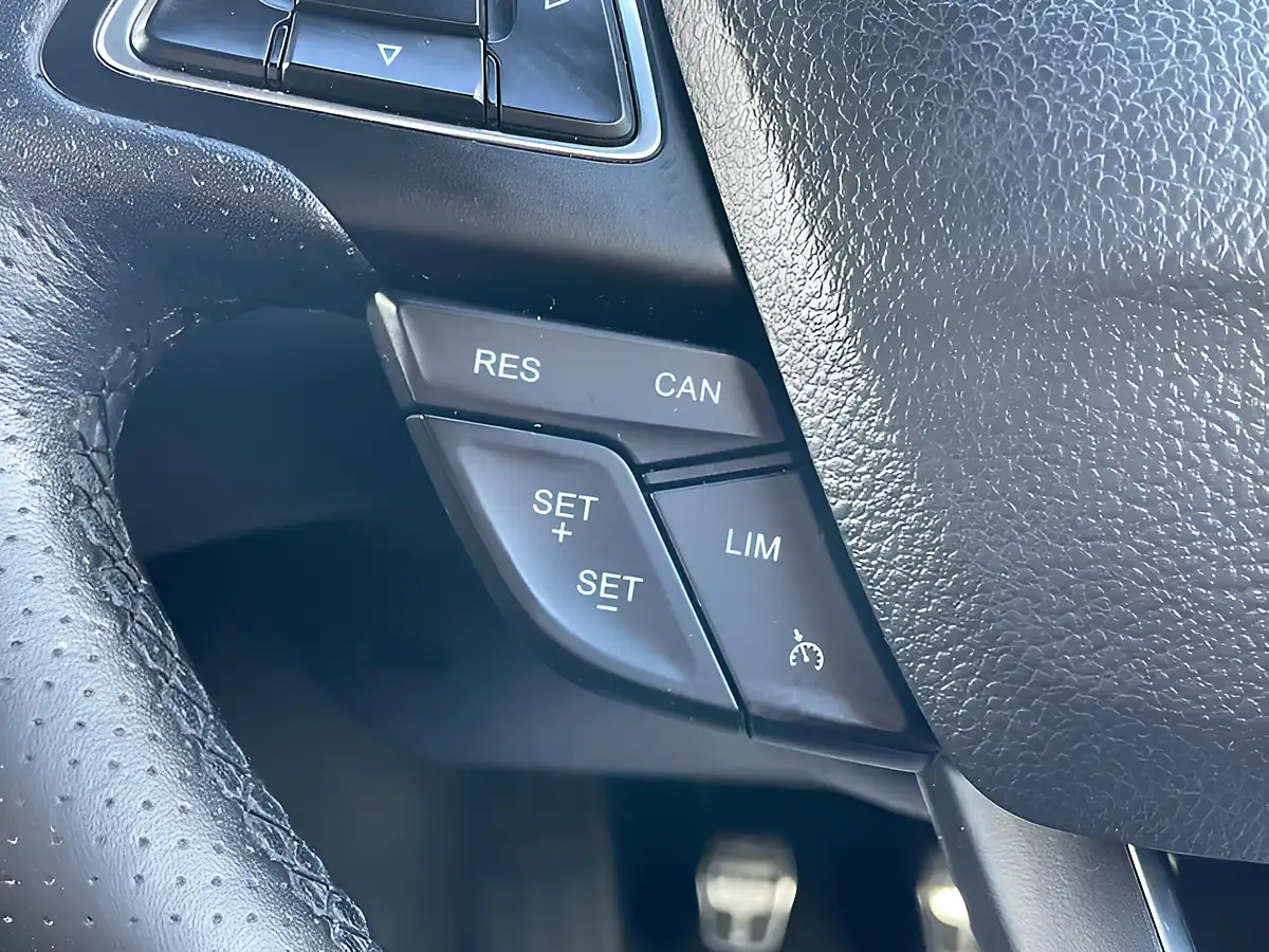 Used 2018 Ford Focus ST-3 Red - Interior and Exterior details 20