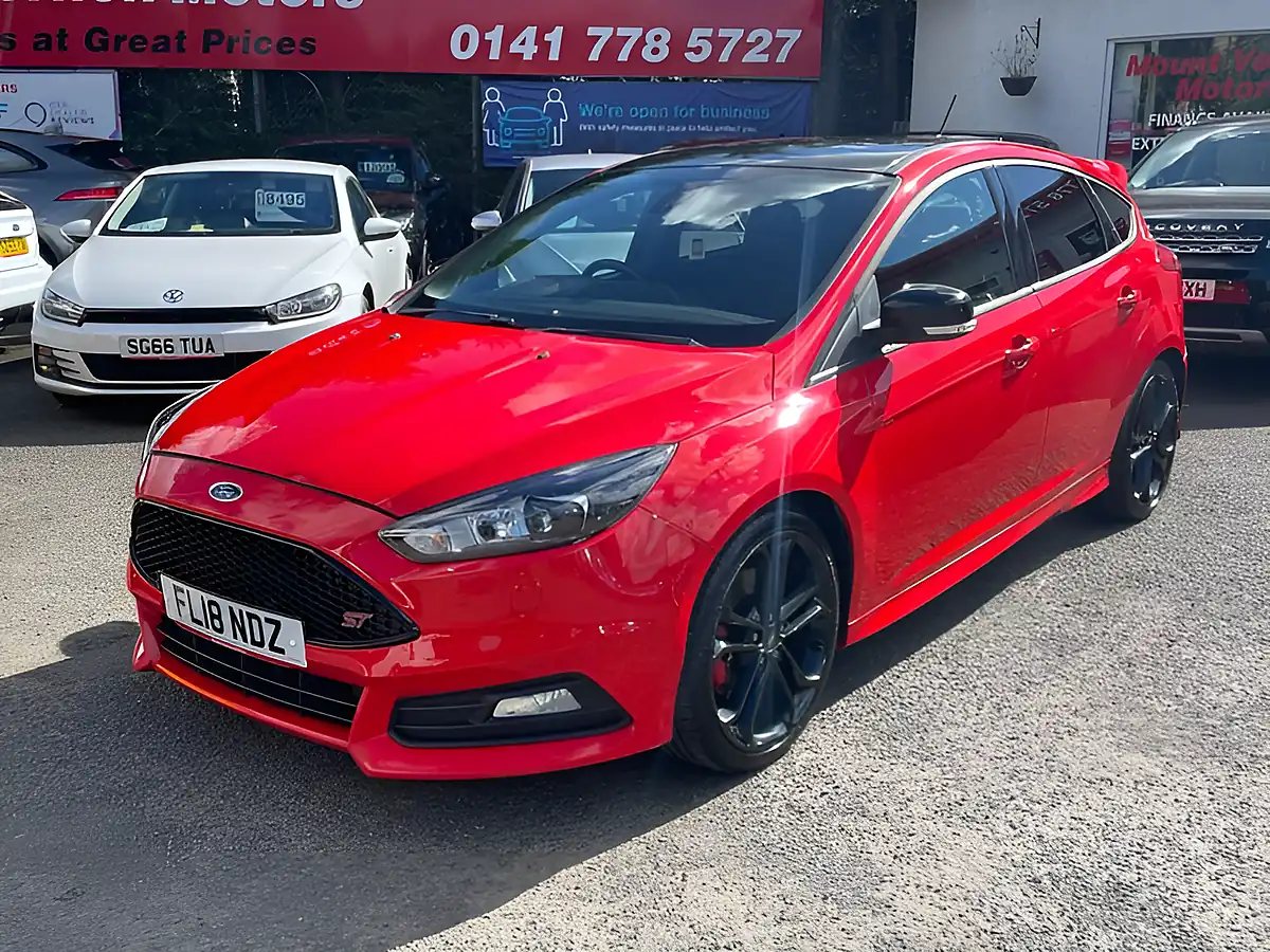 Used 2018 Ford Focus ST-3 Red - Interior and Exterior details 3