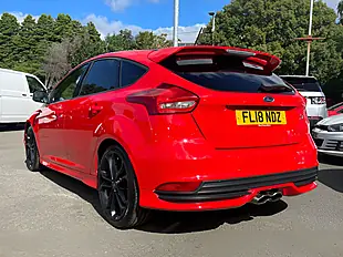 Used 2018 Ford Focus ST-3 Red - Interior and Exterior details 7
