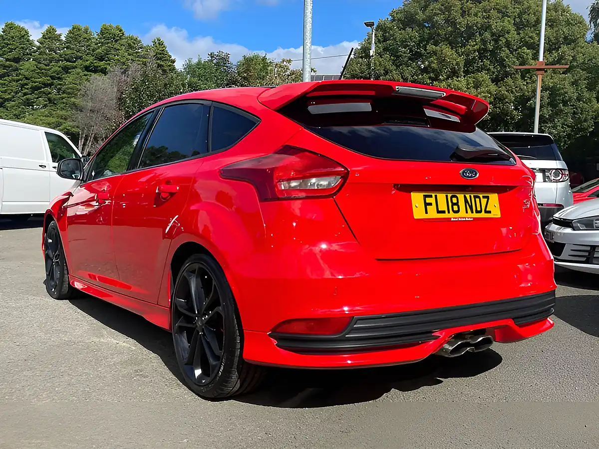 Used 2018 Ford Focus ST-3 Red - Interior and Exterior details 7