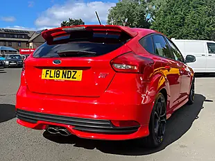 Used 2018 Ford Focus ST-3 Red - Interior and Exterior details 9