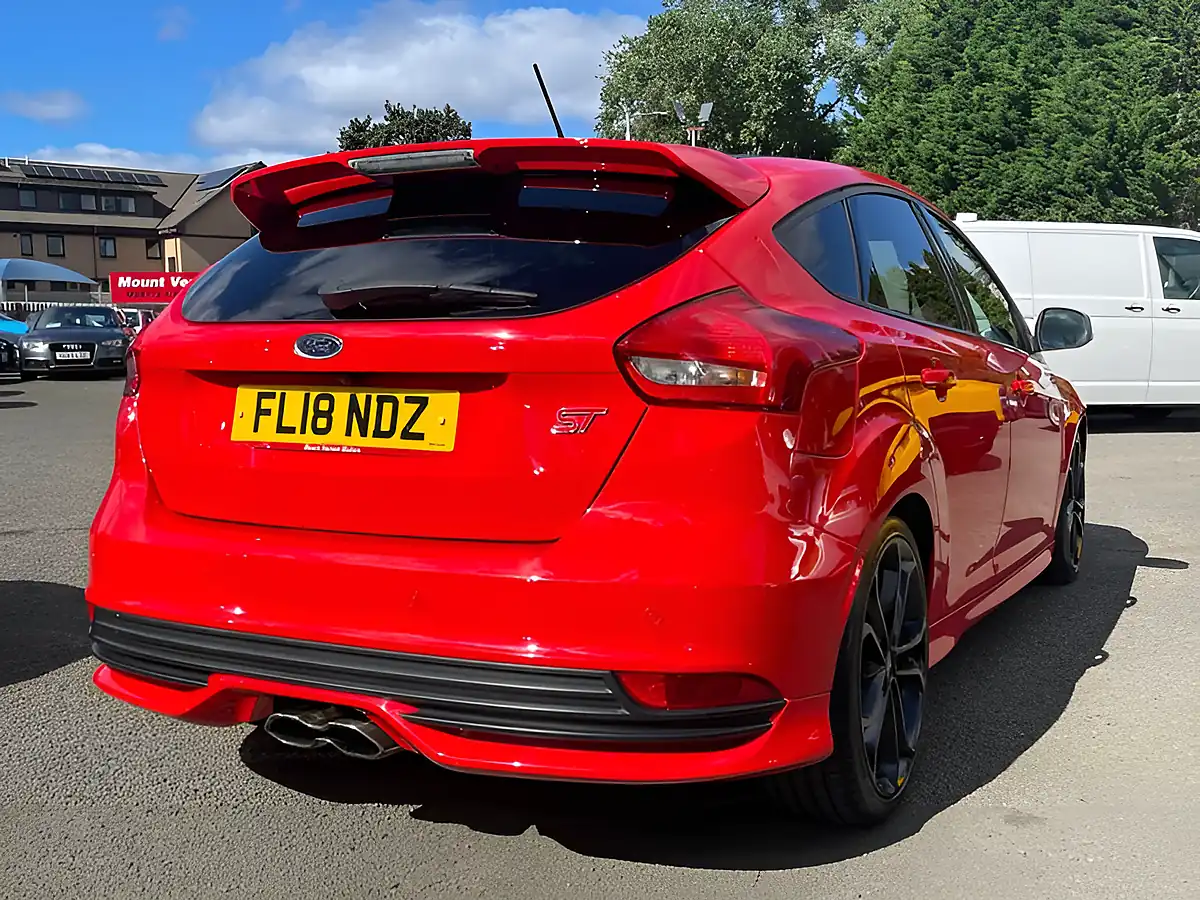 Used 2018 Ford Focus ST-3 Red - Interior and Exterior details 9