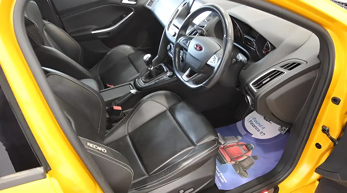 Used 2018 Ford Focus ST-3 Tangerine Scream - Interior and Exterior details 14