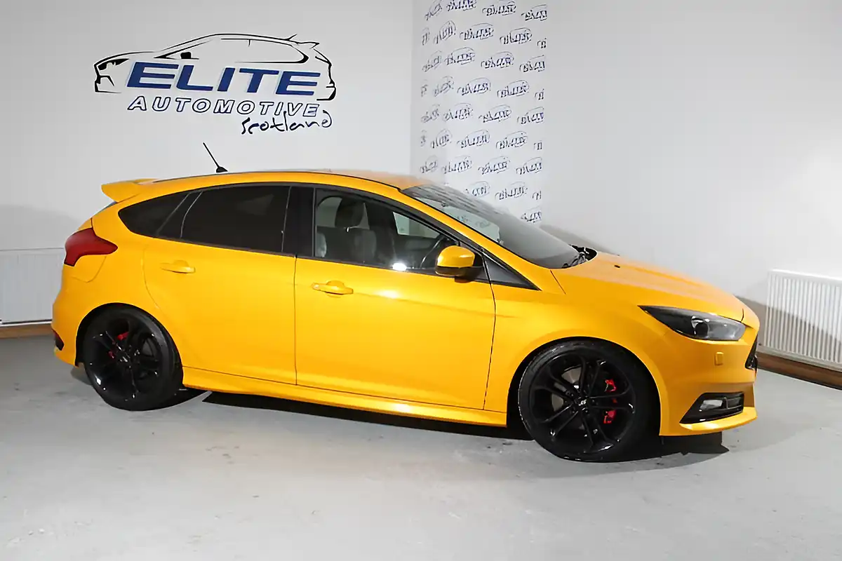 Used 2018 Ford Focus ST-3 Tangerine Scream - Interior and Exterior details 2