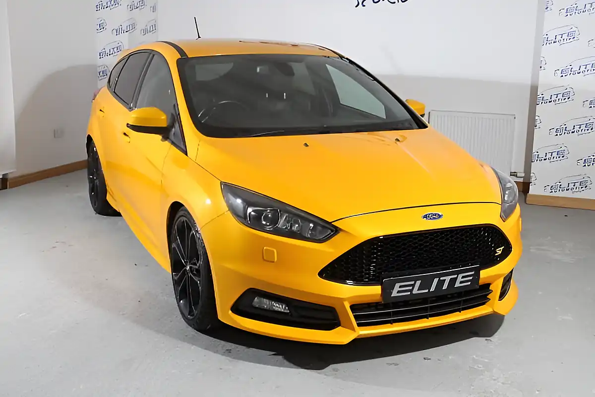 Used 2018 Ford Focus ST-3 Tangerine Scream - Interior and Exterior details 5