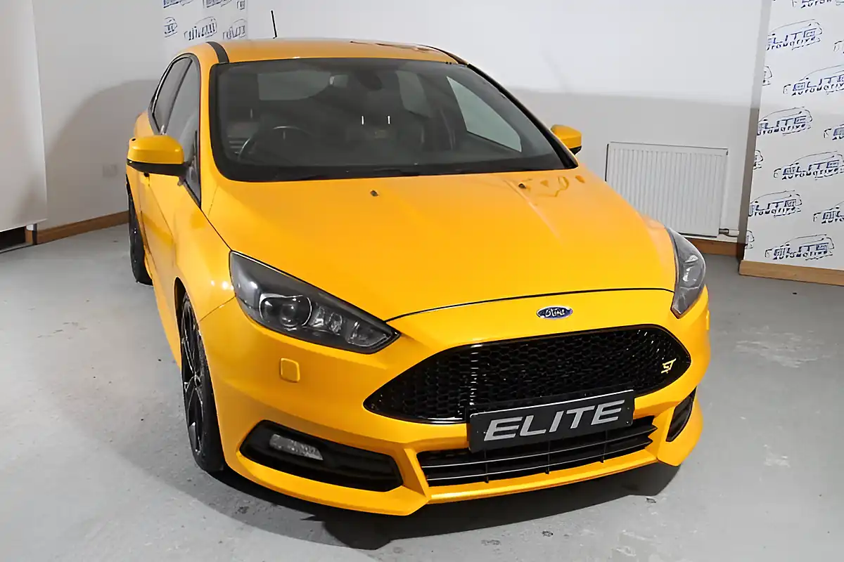 Used 2018 Ford Focus ST-3 Tangerine Scream - Interior and Exterior details 6