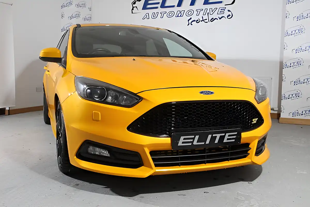 Used 2018 Ford Focus ST-3 Tangerine Scream - Interior and Exterior details 7