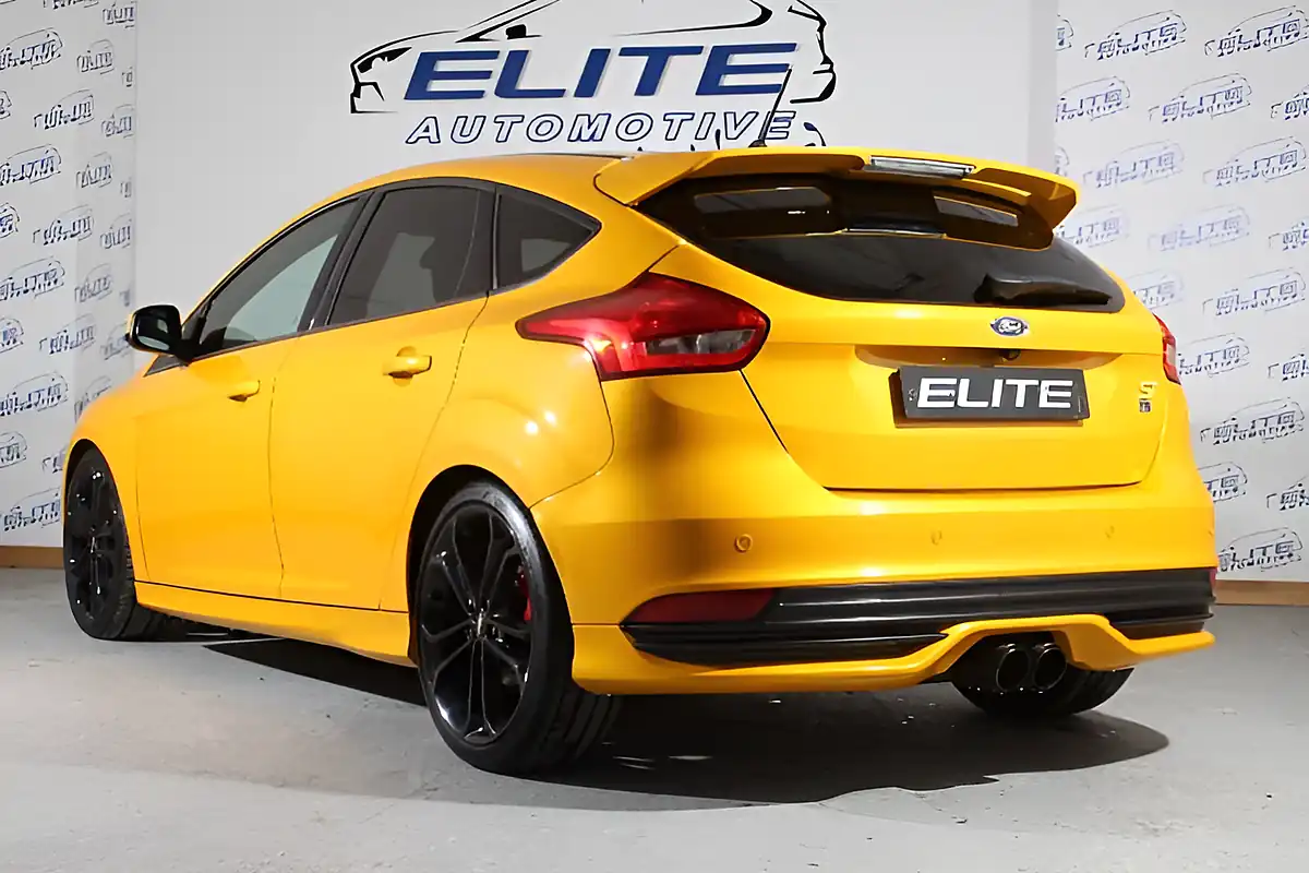 Used 2018 Ford Focus ST-3 Tangerine Scream - Interior and Exterior details 8