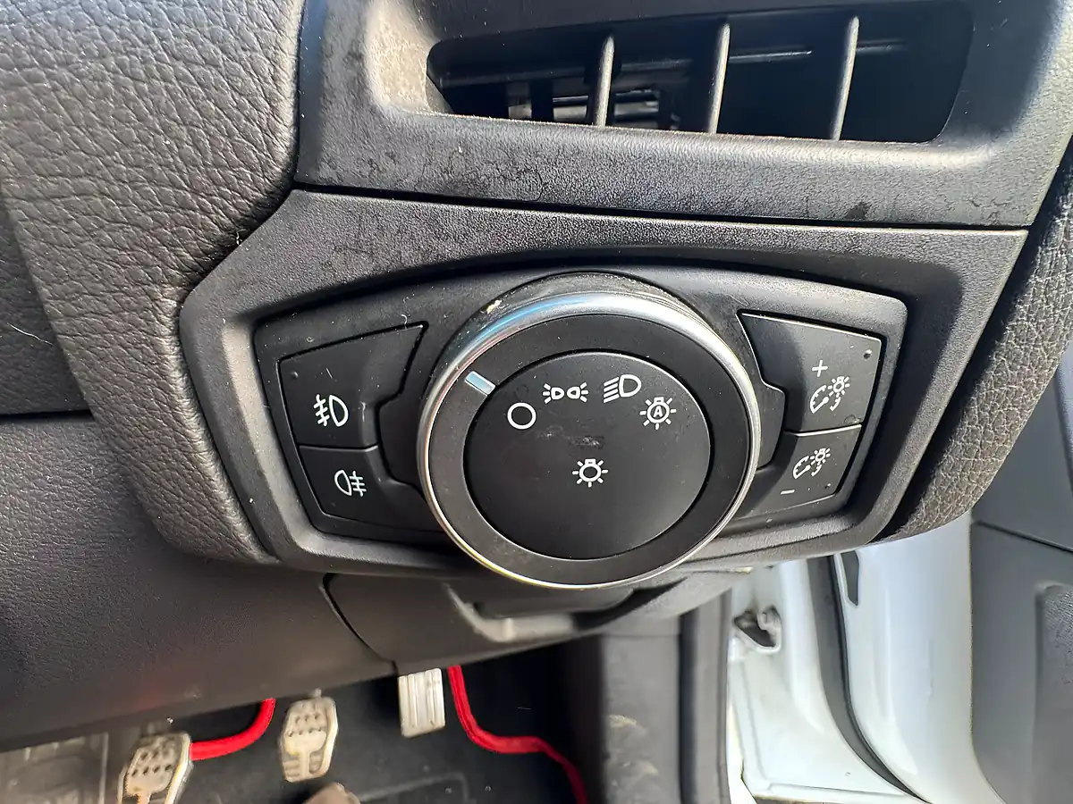 Used 2018 Ford Focus ST-3 White - Interior and Exterior details 12