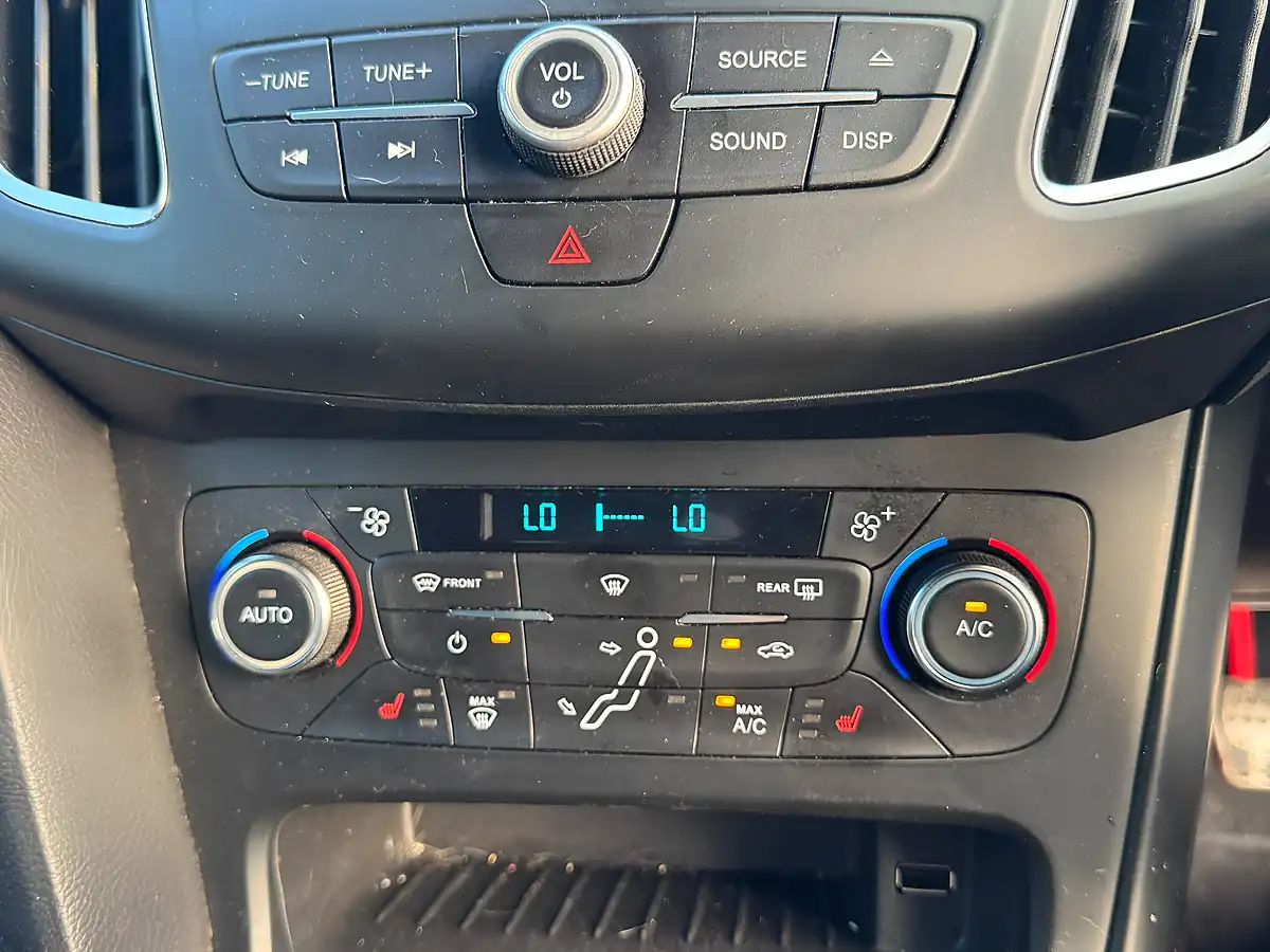 Used 2018 Ford Focus ST-3 White - Interior and Exterior details 13