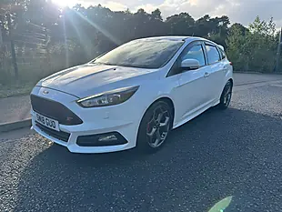 Used 2018 Ford Focus ST-3 White - Interior and Exterior details 3