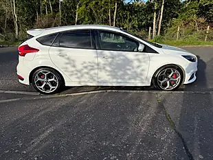 Used 2018 Ford Focus ST-3 White - Interior and Exterior details 4