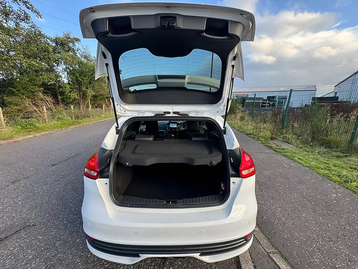 Used 2018 Ford Focus ST-3 White - Interior and Exterior details 8