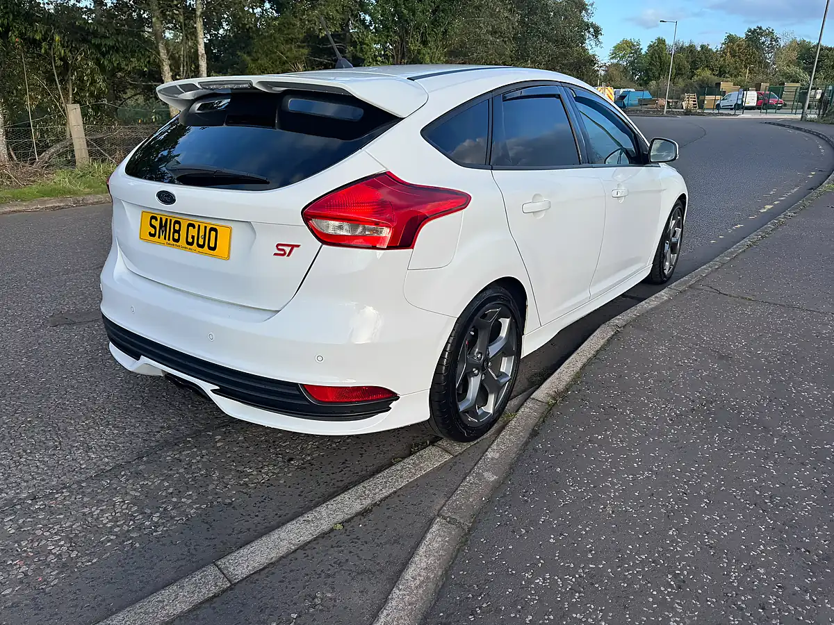 Used 2018 Ford Focus ST-3 White - Interior and Exterior details 9