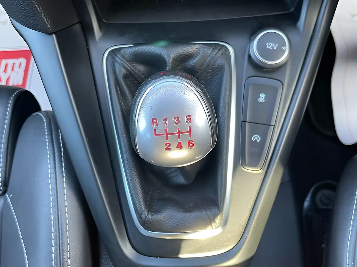 Used 2018 Ford Focus ST-3 White - Interior and Exterior details 18
