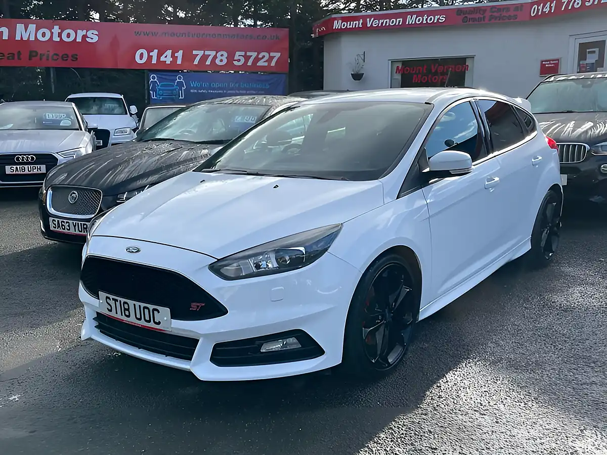 Used 2018 Ford Focus ST-3 White - Interior and Exterior details 6