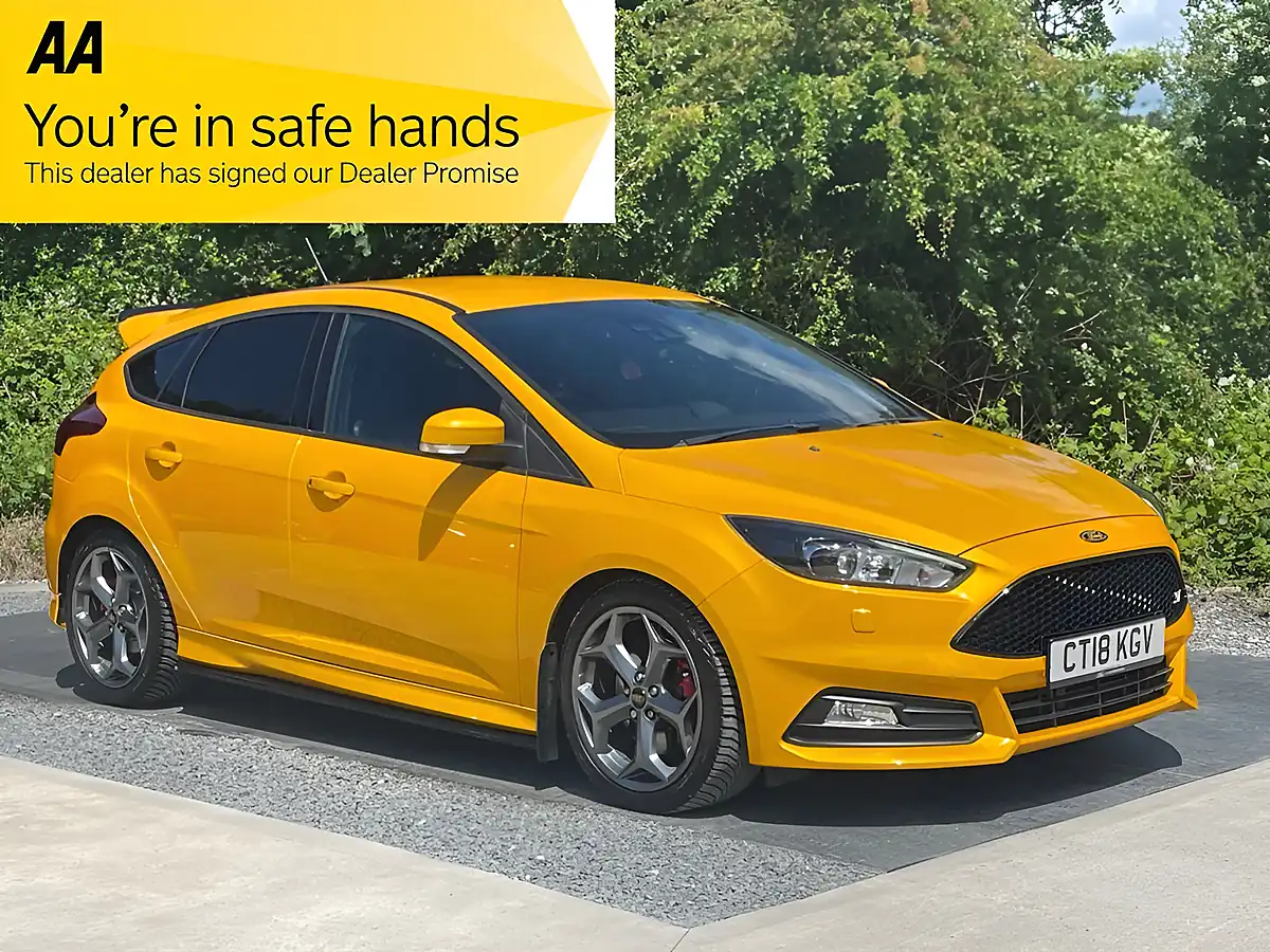 Used 2018 Ford Focus ST-3 Yellow - Front View