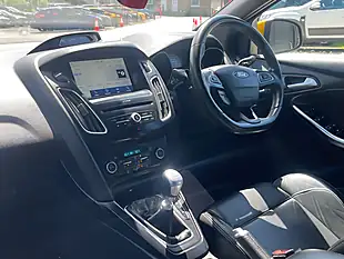 Used 2018 Ford Focus ST-3 Yellow - Interior and Exterior details 12