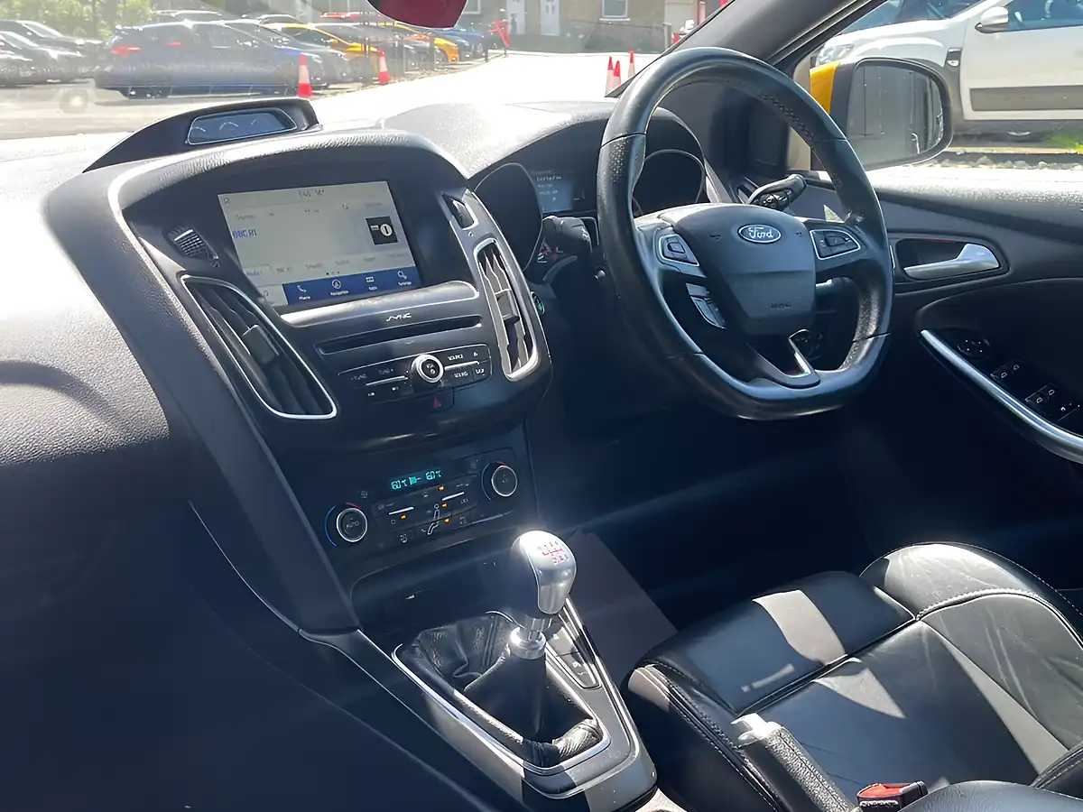 Used 2018 Ford Focus ST-3 Yellow - Interior and Exterior details 12