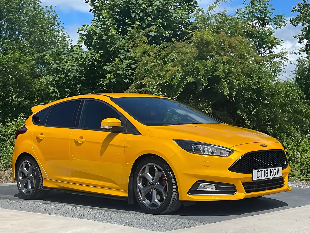 Used 2018 Ford Focus ST-3 Yellow - Interior and Exterior details 5