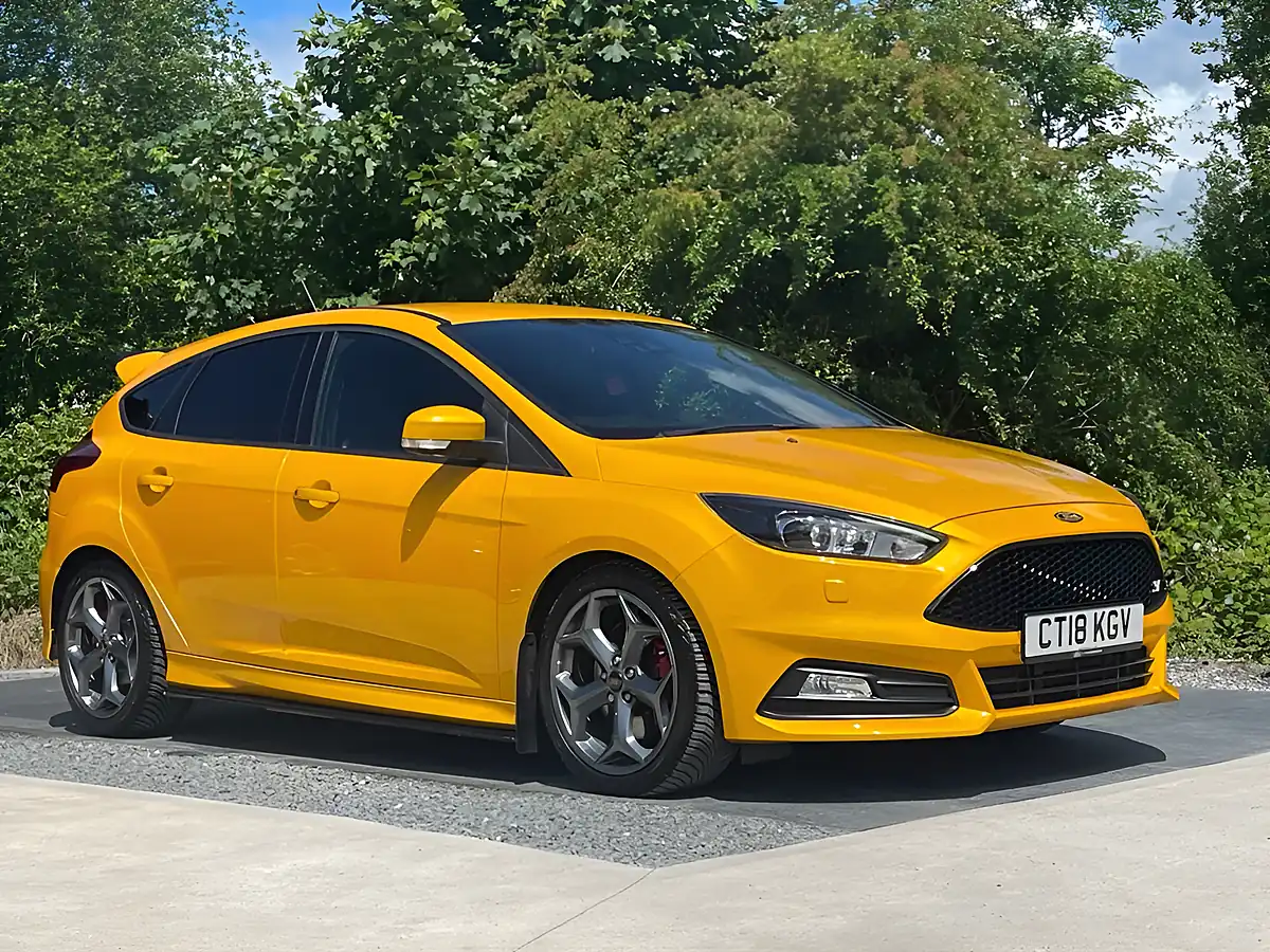 Used 2018 Ford Focus ST-3 Yellow - Interior and Exterior details 6