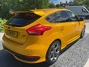Used 2018 Ford Focus ST-3 Yellow - Interior and Exterior details 9