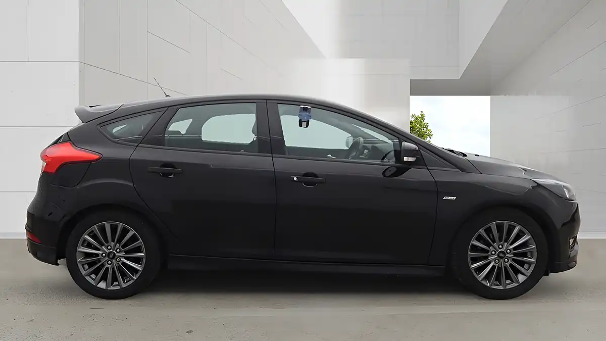 Used 2018 Ford Focus ST-Line Black - Interior and Exterior details 3