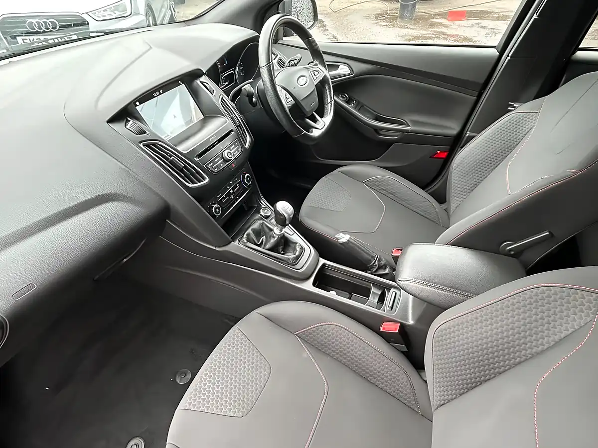 Used 2018 Ford Focus ST-Line Black - Interior and Exterior details 13