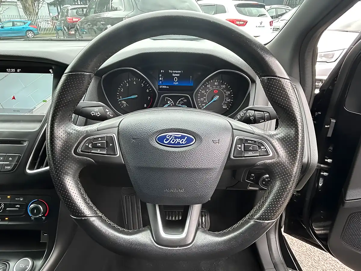 Used 2018 Ford Focus ST-Line Black - Interior and Exterior details 14