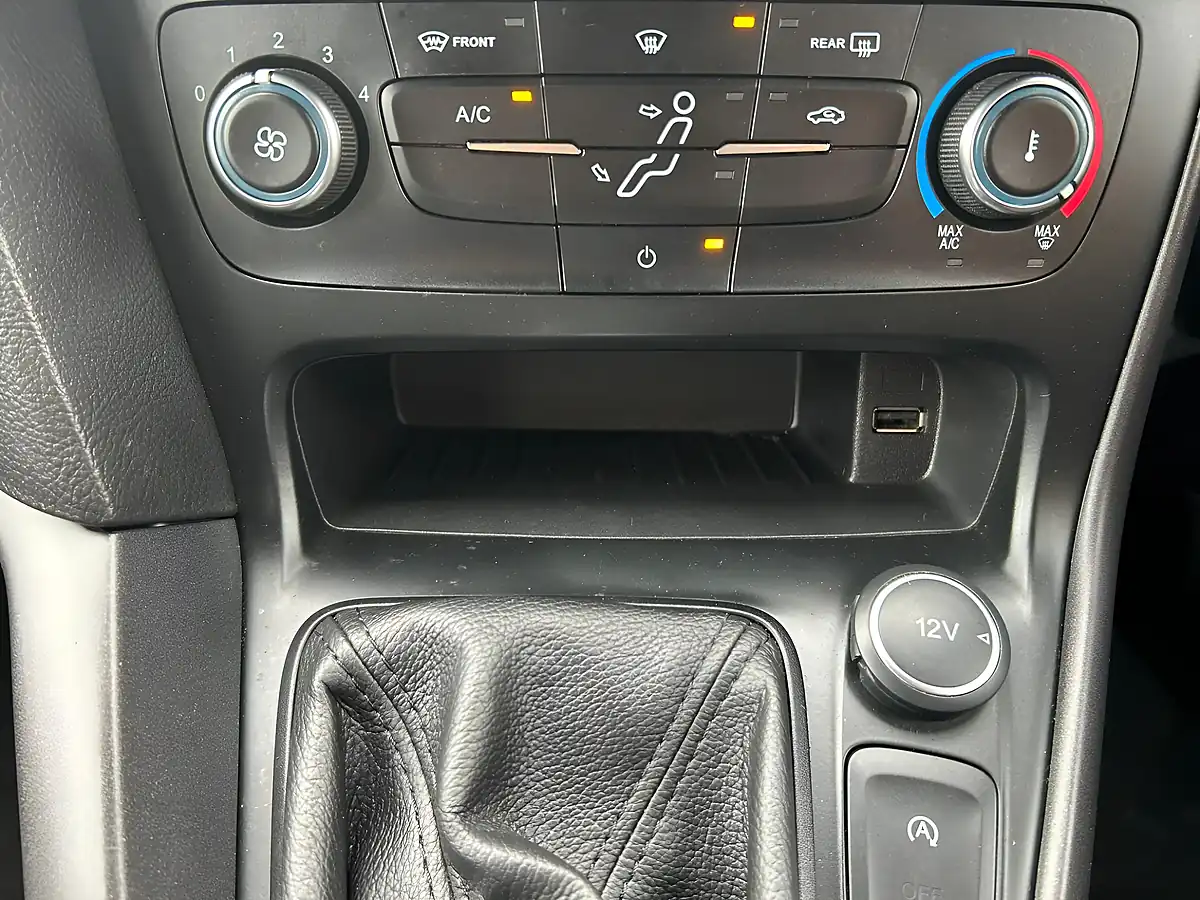 Used 2018 Ford Focus ST-Line Black - Interior and Exterior details 17