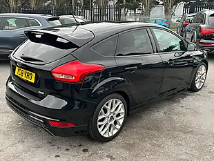 Used 2018 Ford Focus ST-Line Black - Interior and Exterior details 6