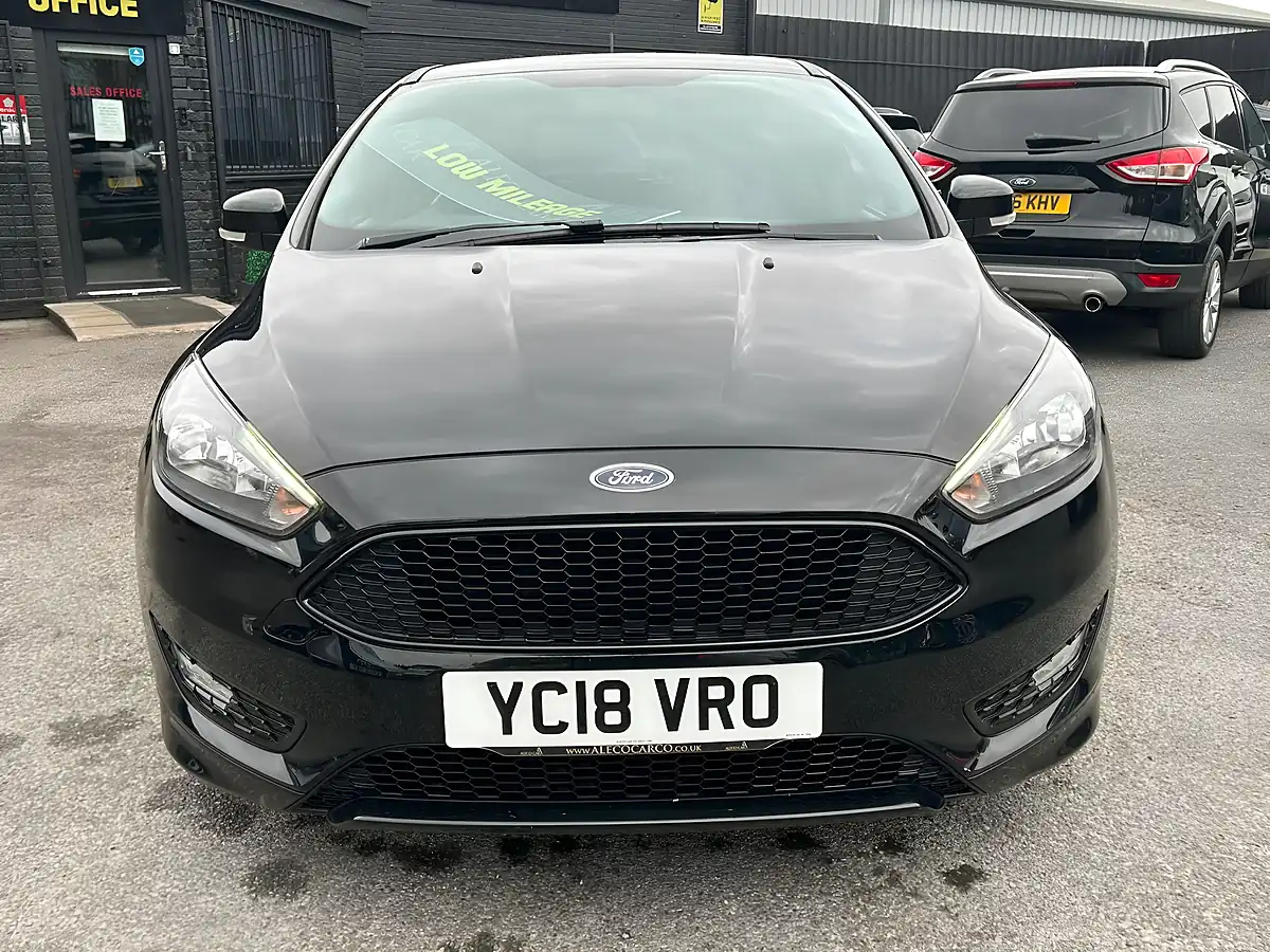 Used 2018 Ford Focus ST-Line Black - Interior and Exterior details 9