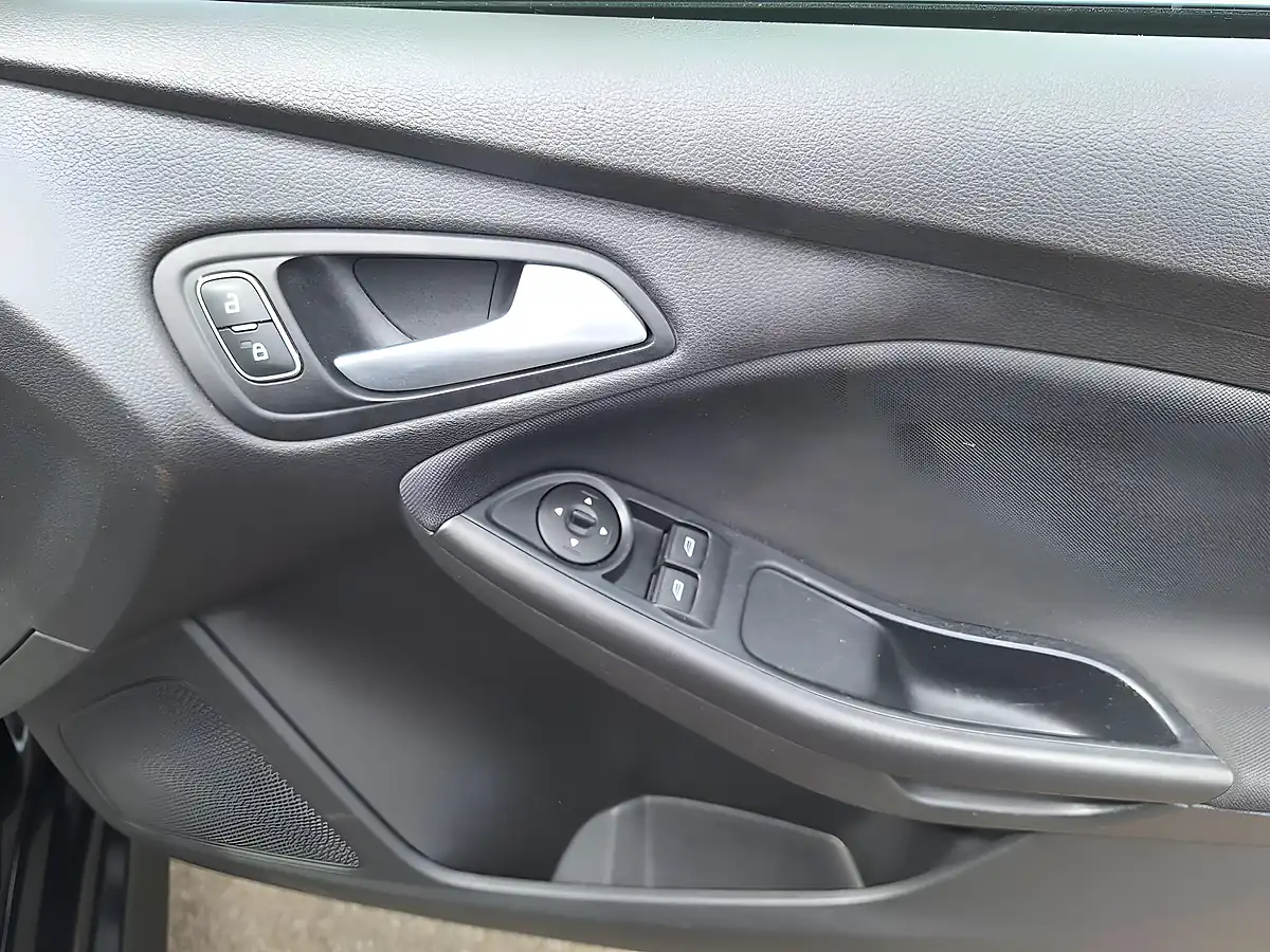 Used 2018 Ford Focus ST Line Black - Interior and Exterior details 15