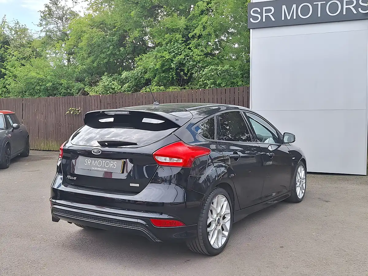 Used 2018 Ford Focus ST Line Black - Interior and Exterior details 8