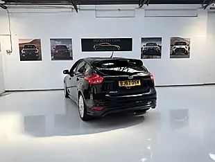 Used 2018 Ford Focus ST-Line Black - Interior and Exterior details 4