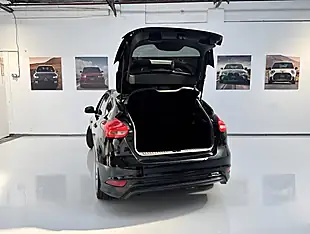 Used 2018 Ford Focus ST-Line Black - Interior and Exterior details 5