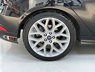 Used 2018 Ford Focus ST-Line Black - Interior and Exterior details 9